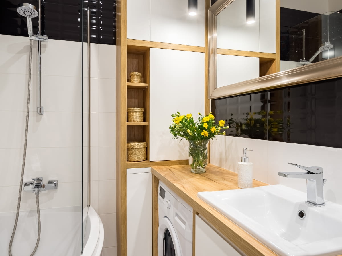 organizare accesorii baie mica